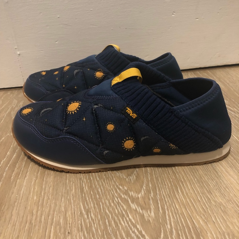 Teva quilted sneakers size 10
